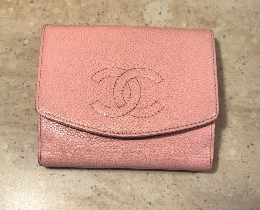 Chanel Pink Caviar Leather CC Logo Compact Wallet Coin Purse w/ COA - Picture 2 of 15